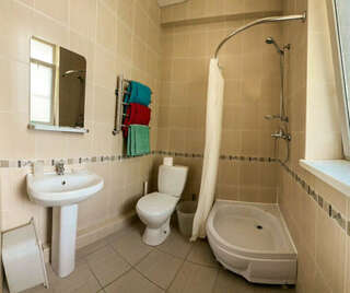 Гостиница Гостевой дом на Мамайке Сочи Трехместный номер с балконом-2