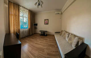 Гостиница Гостевой дом на Мамайке Сочи Семейный номер с балконом-2