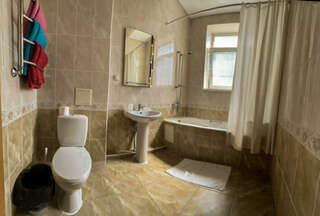 Гостиница Гостевой дом на Мамайке Сочи Семейный номер с балконом-4